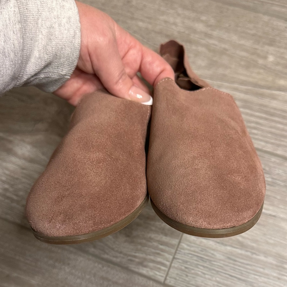 Lucky Brand Women's Canyon Rose Oiled Suede Shoes Like New Size 9 - Picture 6 of 8